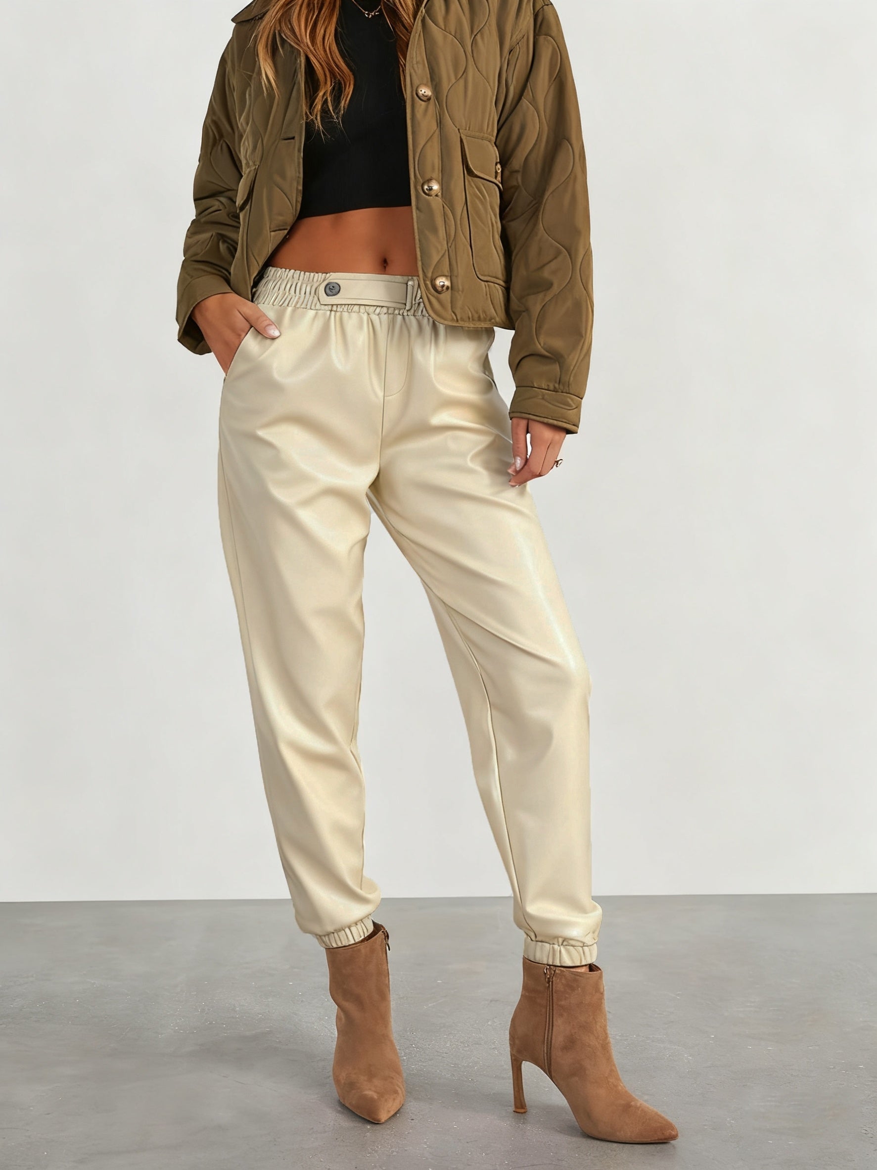 Bukser med blank overflade og samlede ankelkanter - Beige #Farve_Beige