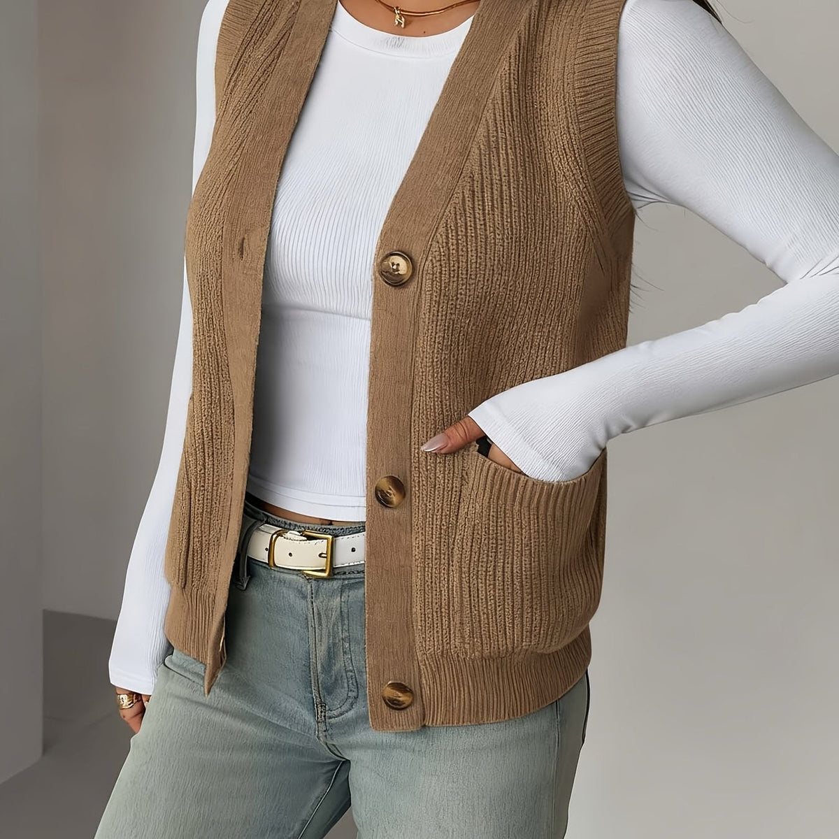Vest med lodret strikstruktur og påsyede lommer - Camel #Farve_Camel